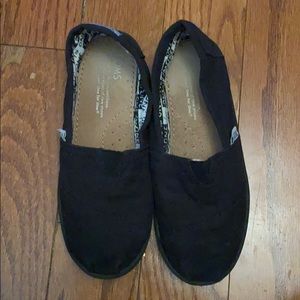 TOMS canvas black slip-ons size Y 1